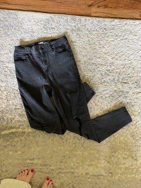 Women’s Black Ripped Skinny Jeans